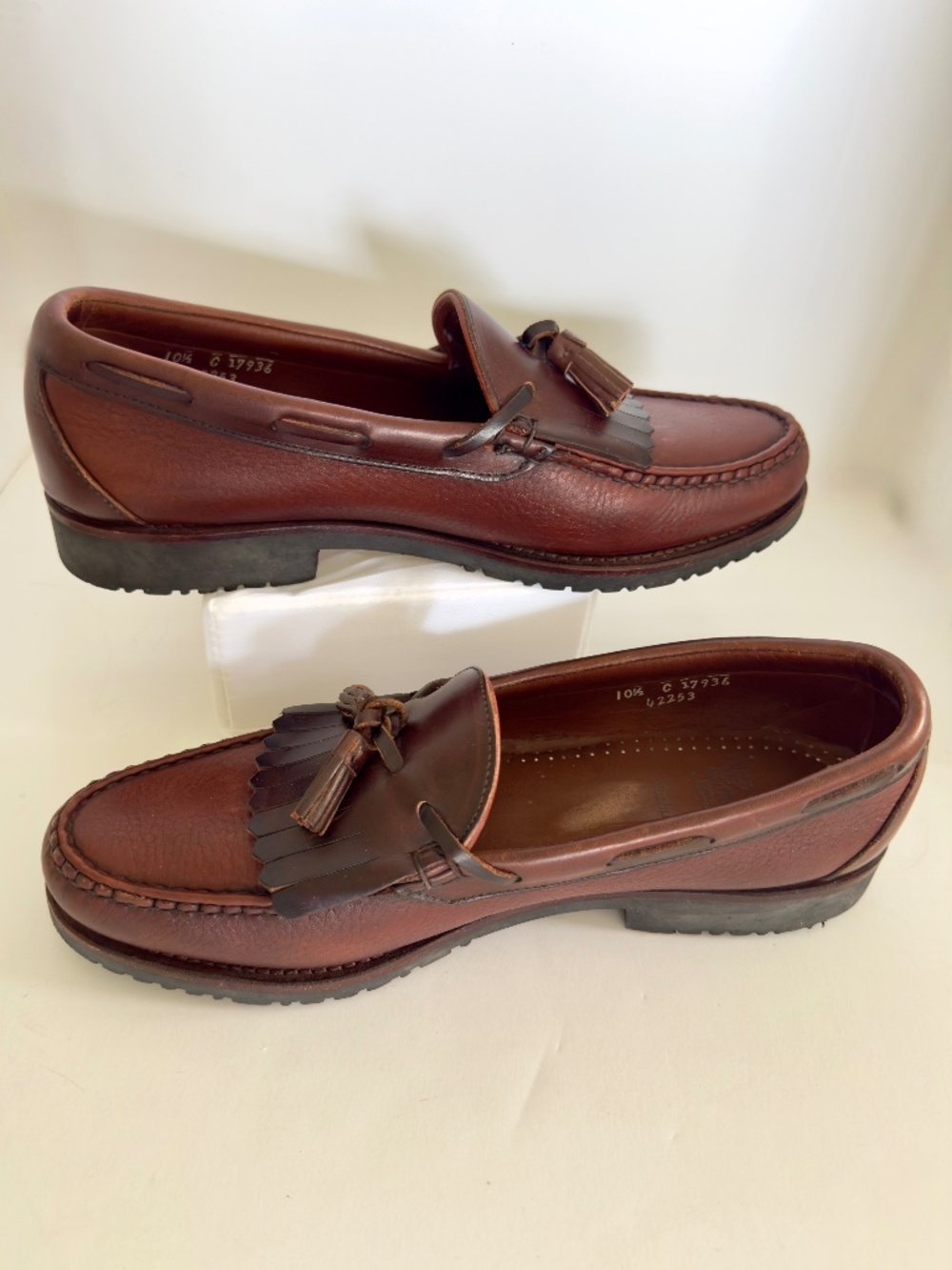 Allen Edmonds Nashua Two Tone Slip On Kiltie Tassel Loafer 10 1/2 - Picture 2 of 6